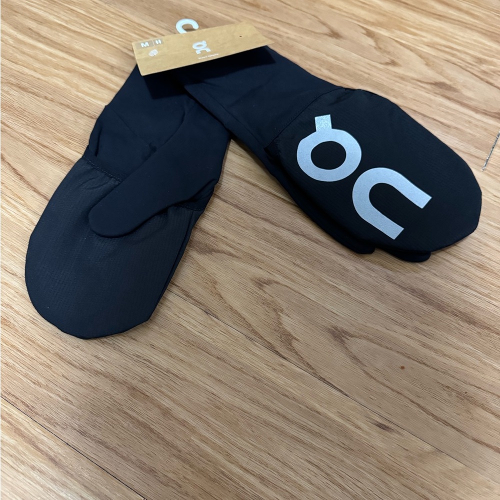ON Black Mittens